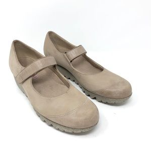 MUNRO American Alpine Mary Jane Wedges Size 8N